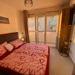 Modern Beachside Apartment 2